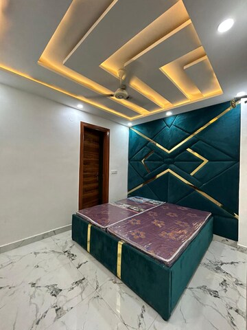 Room in 2 BHK Builder Floor at Dwarka Mor – for Sale