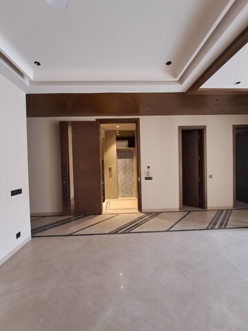 Building Lobby in 4 BHK Builder Floor at South Extension ii – for Sale