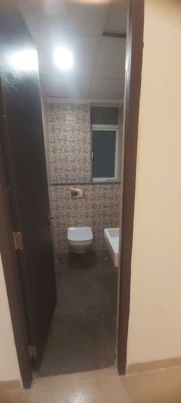 Attached Bathroom in 4 BHK Apartment at Suraj Oranje Castle, Gomti Nagar – for Sale