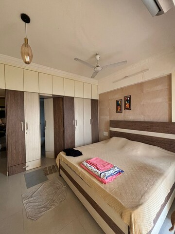 Bedroom in 2 BHK Apartment at Seawoods – for Rent
