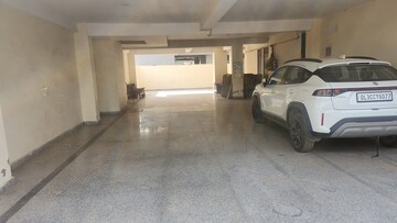 Parking in 3 BHK Builder Floor at BPTP District 3, Sector 85 – for Sale