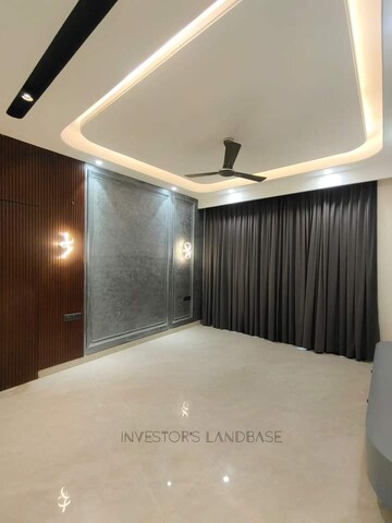 Room in 4 BHK Builder Floor at Ansal API Esencia, Sector 67 – for Sale