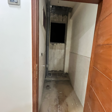 Building Lobby in 3 BHK Builder Floor at Sector 104 – for Sale