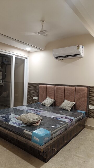 Bedroom in 2 BHK Apartment at Raja Park – for Rent