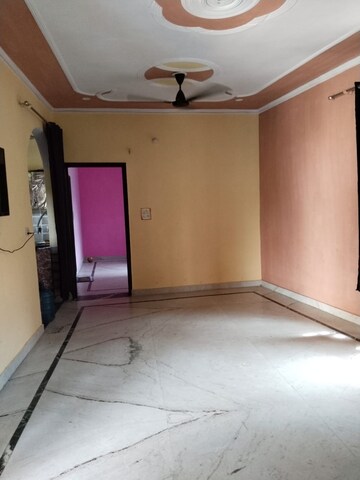 Room in 2.5 BHK Builder Floor at New Industrial Township – for Sale