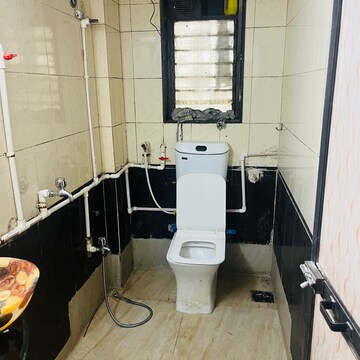 Bathroom in 1 RK Apartment at Ghatkopar East – for Sale