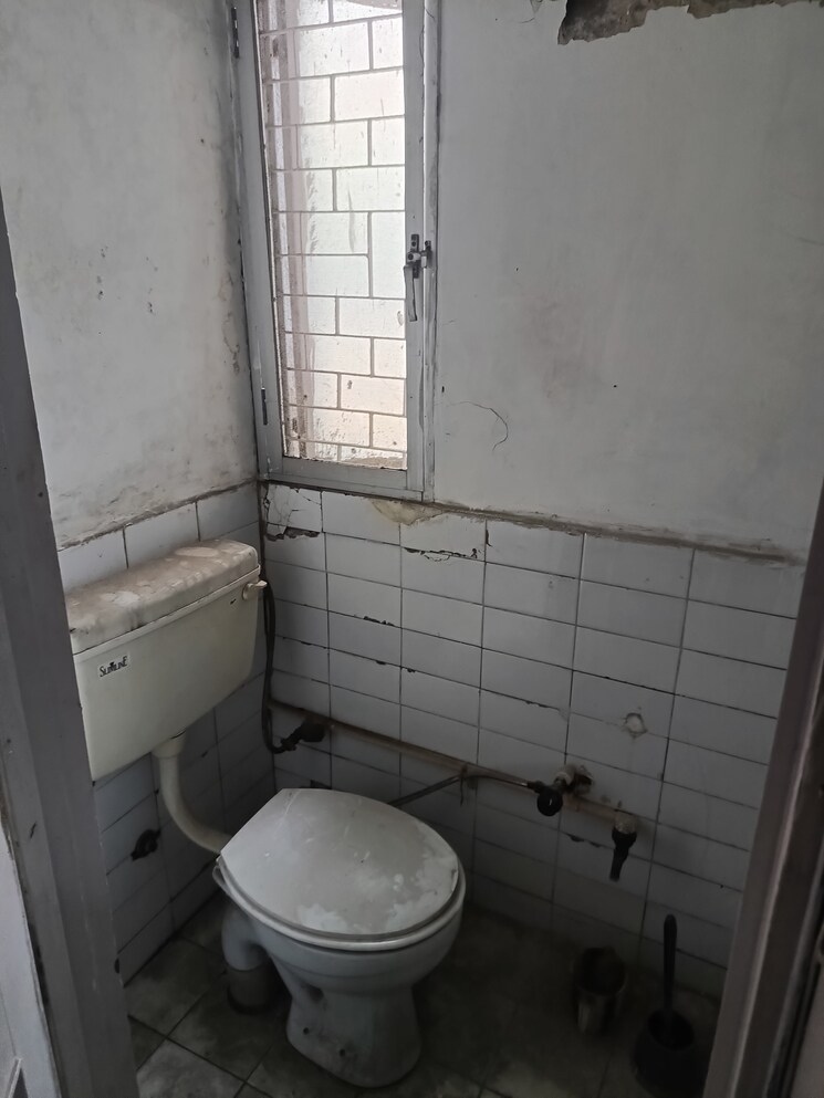Bathroom, ip extension 1 Bedroom 600 Sq.Ft. Apartment In Ip Extension Delhi 7705608