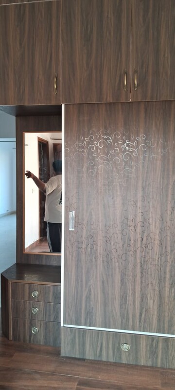 Furnished Amenities in 3.5 BHK Builder Floor at Sector 113 – for Sale