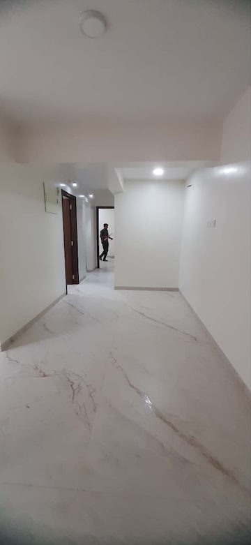 Room in 3 BHK Apartment at Santacruz East – for Sale