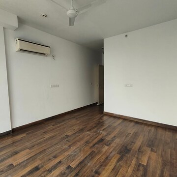 Room in 3 BHK Apartment at Conscient Heritage Max, Sector 102 – for Sale