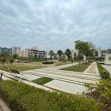 3 BHK Builder Floor – Garden View at BPTP Amstoria, Sector 102 - for Sale