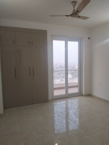Room in 3 BHK Apartment at Omaxe Royal Residency Faridabad, Sector 79 – for Sale