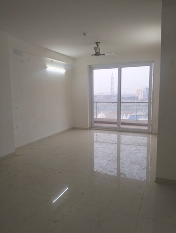 Room in 3 BHK Apartment at Omaxe Royal Residency Faridabad, Sector 79 – for Sale