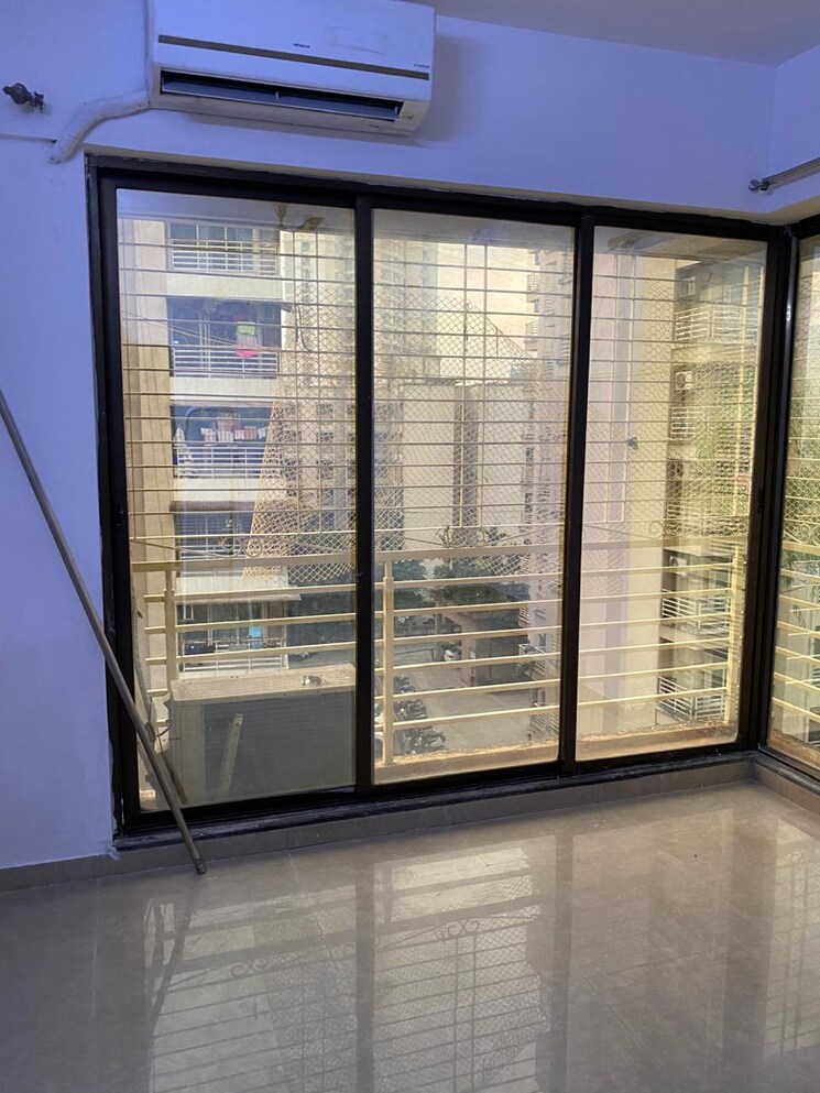 Room, unique-greens-ghodbunder-road 2 Bedroom 700 Sq.Ft. Apartment In Parkwoods Thane 7706306