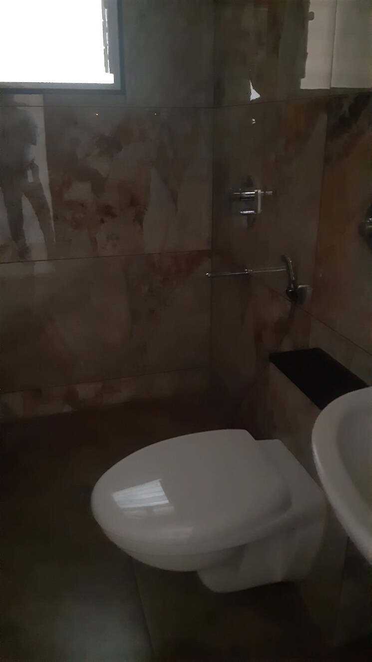 Bathroom, tirupati-regalia 2 Bedroom 1100 Sq.Ft. Apartment In Vishrantwadi Pune 7706497