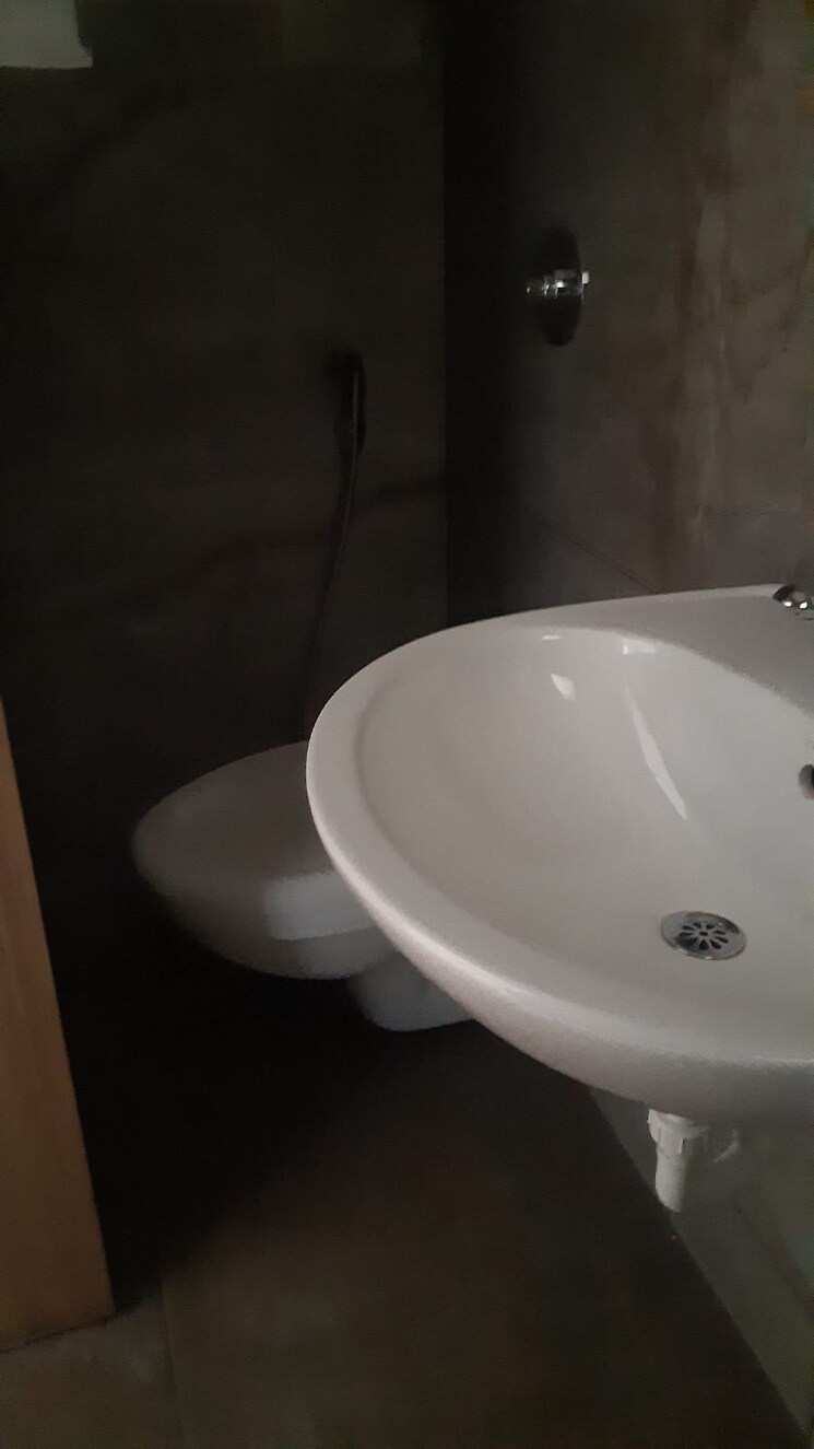 Bathroom, tirupati-regalia 2 Bedroom 1100 Sq.Ft. Apartment In Vishrantwadi Pune 7706497