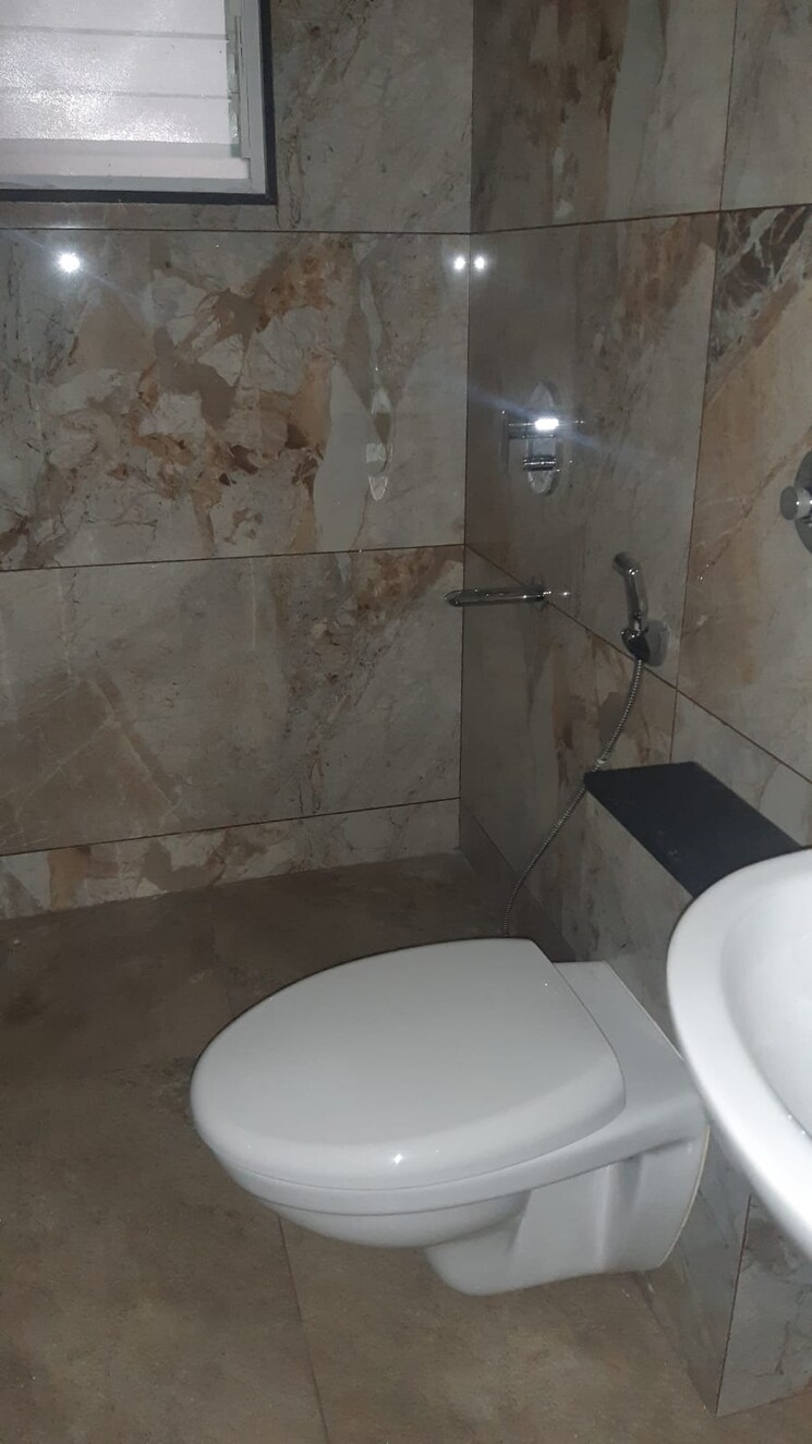 Bathroom, tirupati-regalia 2 Bedroom 1100 Sq.Ft. Apartment In Vishrantwadi Pune 7706497
