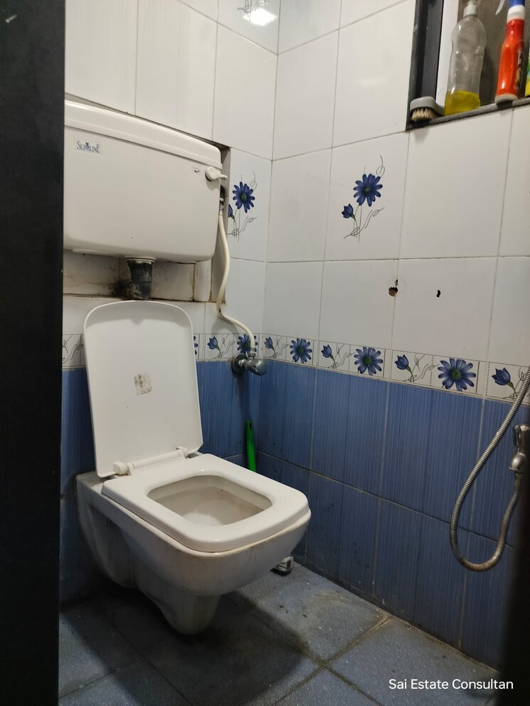 Bathroom, laxmi-plaza 1 Bedroom 465 Sq.Ft. Apartment In Patlipada Thane 7706849