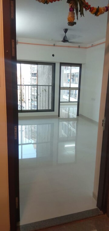 Room in 1 BHK Apartment at Chandak Nishchay Wing F, Dahisar East – for Sale