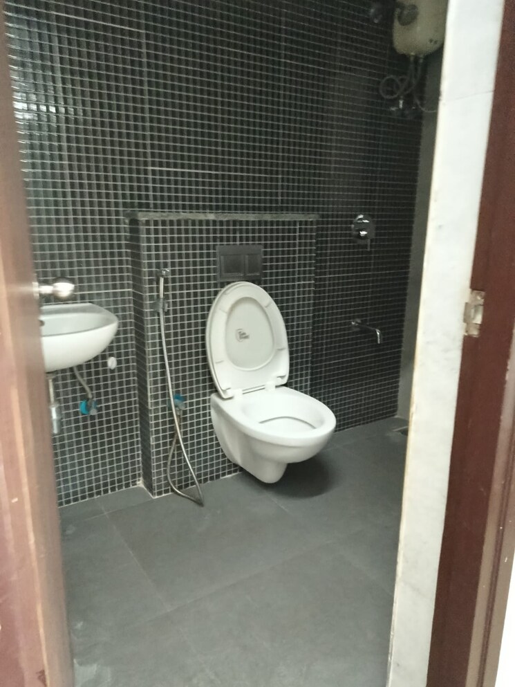 Bathroom, lodha-palava-city 2 Bedroom 743 Sq.Ft. Apartment In Dombivli East Thane 7707158