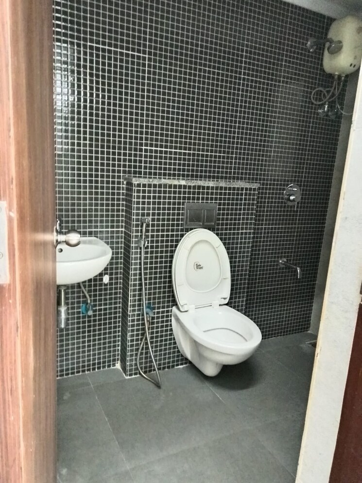 Bathroom, lodha-palava-city 2 Bedroom 743 Sq.Ft. Apartment In Dombivli East Thane 7707158