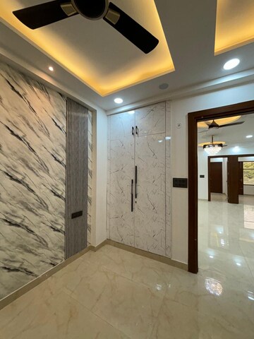 Room in 3 BHK Builder Floor at Puri Kohinoor, Sector 89 – for Sale