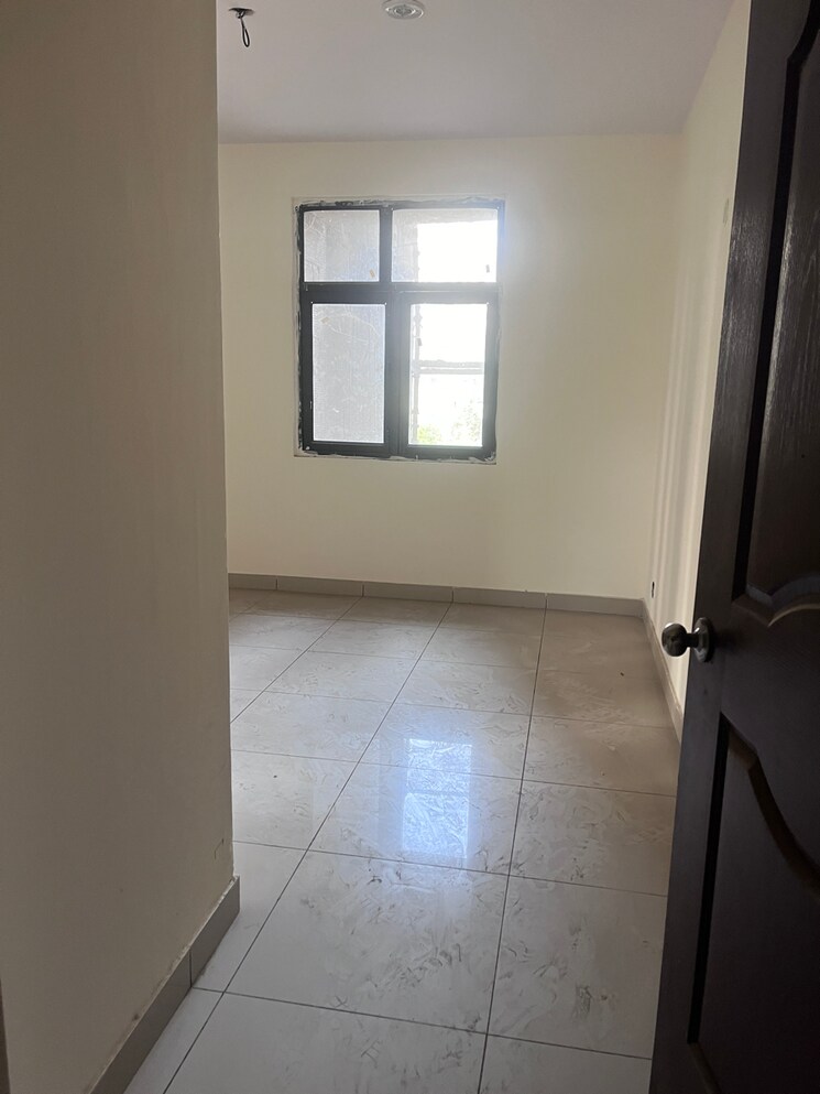 Room, charms-castle 3 Bedroom 1330 Sq.Ft. Apartment In Sehani Khurd Ghaziabad 7707683