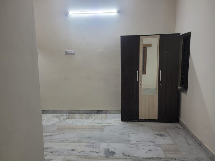Room, s-chs 1 Bedroom 380 Sq.Ft. Apartment In Uthalsar Thane 7708043