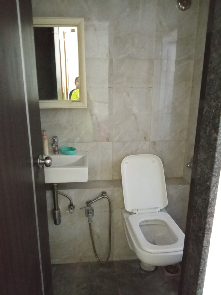 Bathroom, rite-luxuria 2 Bedroom 750 Sq.Ft. Apartment In Mulund East Mumbai 7708317