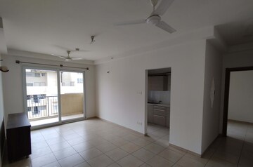 Room in 2 BHK Apartment at Bhartiya Nikoo Homes, Thanisandra Main Road – for Sale