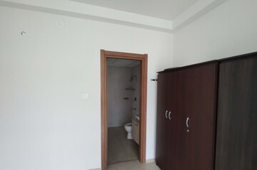 Room in 2 BHK Apartment at Bhartiya Nikoo Homes, Thanisandra Main Road – for Sale