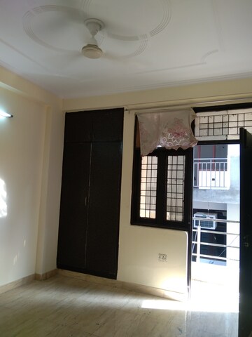 Room in 2.5 BHK Builder Floor at Chattarpur – for Rent
