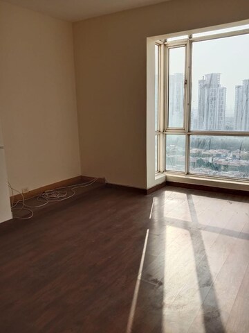Room in 4 BHK Apartment at Bestech Park View City 1, Sector 48 – for Sale