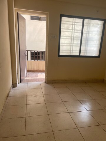 Room in 3 BHK Apartment at Wanadongri – for Sale