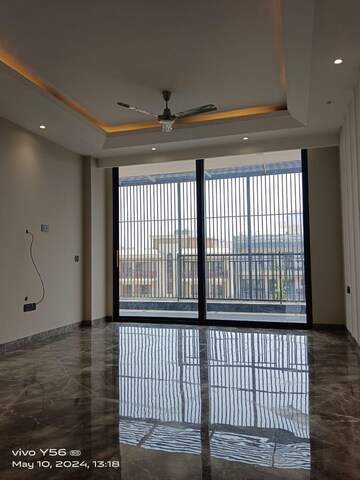 Room in 4 BHK Apartment at Puri Aanandvilas, Sector 81 – for Sale