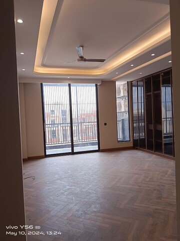 Room in 4 BHK Apartment at Puri Aanandvilas, Sector 81 – for Sale