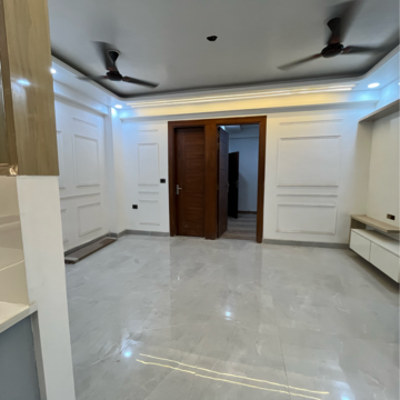 Room in 3 BHK Builder Floor at Sector 104 – for Sale