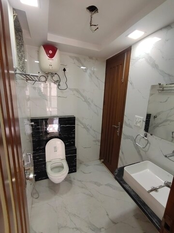 Bathroom in 3 BHK Builder Floor at Sector 23 – for Sale