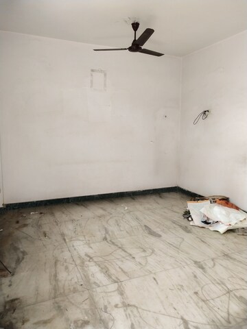 रेसिडेंशियल घर वर्ग फुट फॉर रेंट इन सेक्टर 12 नोएडा  7710121