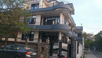  Pg For Rent in Sector 132