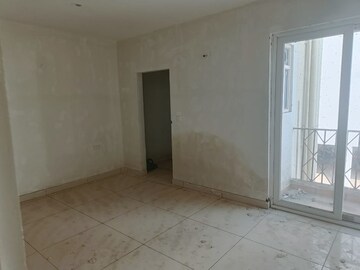 Room in 3 BHK Villa at Sector 127 – for Sale