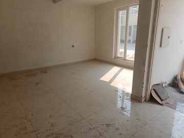 Room in 3 BHK Villa at Sector 127 – for Sale