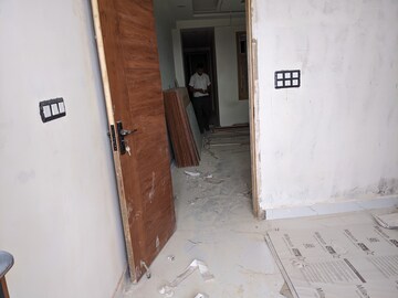 Furnished Amenities in 3 BHK Builder Floor at Sector 104 – for Sale