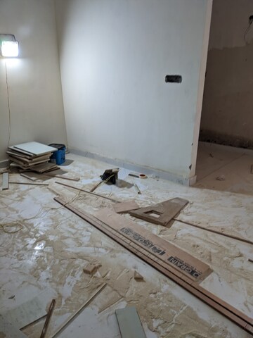 Room in 3 BHK Builder Floor at Sector 104 – for Sale