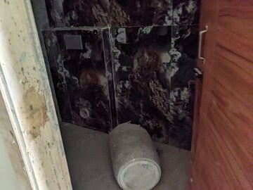 Furnished Amenities in 3 BHK Builder Floor at Sector 104 – for Sale