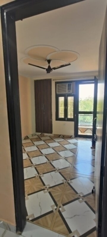 Room in 3 BHK Builder Floor at Dwarka – for Sale
