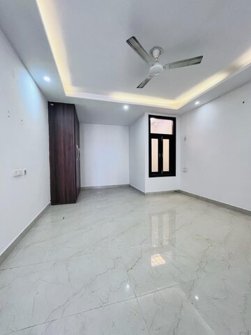 1 BHK Builder Floor For Rent in Paryavaran Complex Delhi  7711227