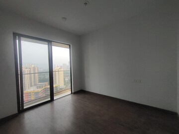 Room in 2 BHK Apartment at Risland The Icon, Dhokali – for Rent