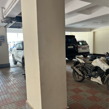 Parking in 2 BHK Builder Floor at Sector 104 – for Sale