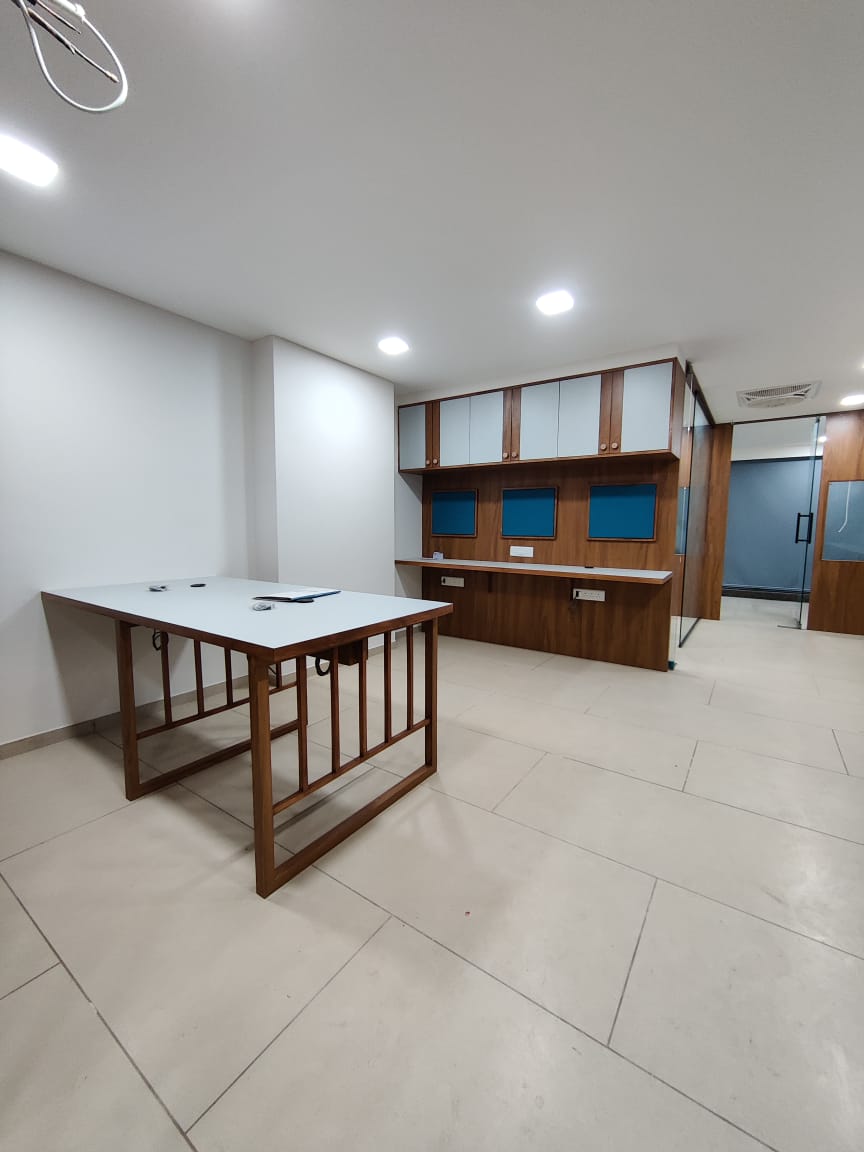 Commercial Office Space 1106 Sq.Ft. फॉर रेंट इन Bodakdev Ahmedabad  7711445